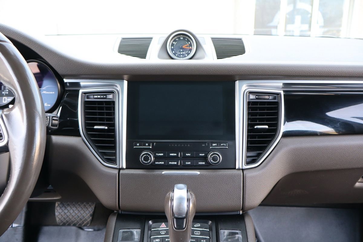 Used 2017 Porsche Macan image 17