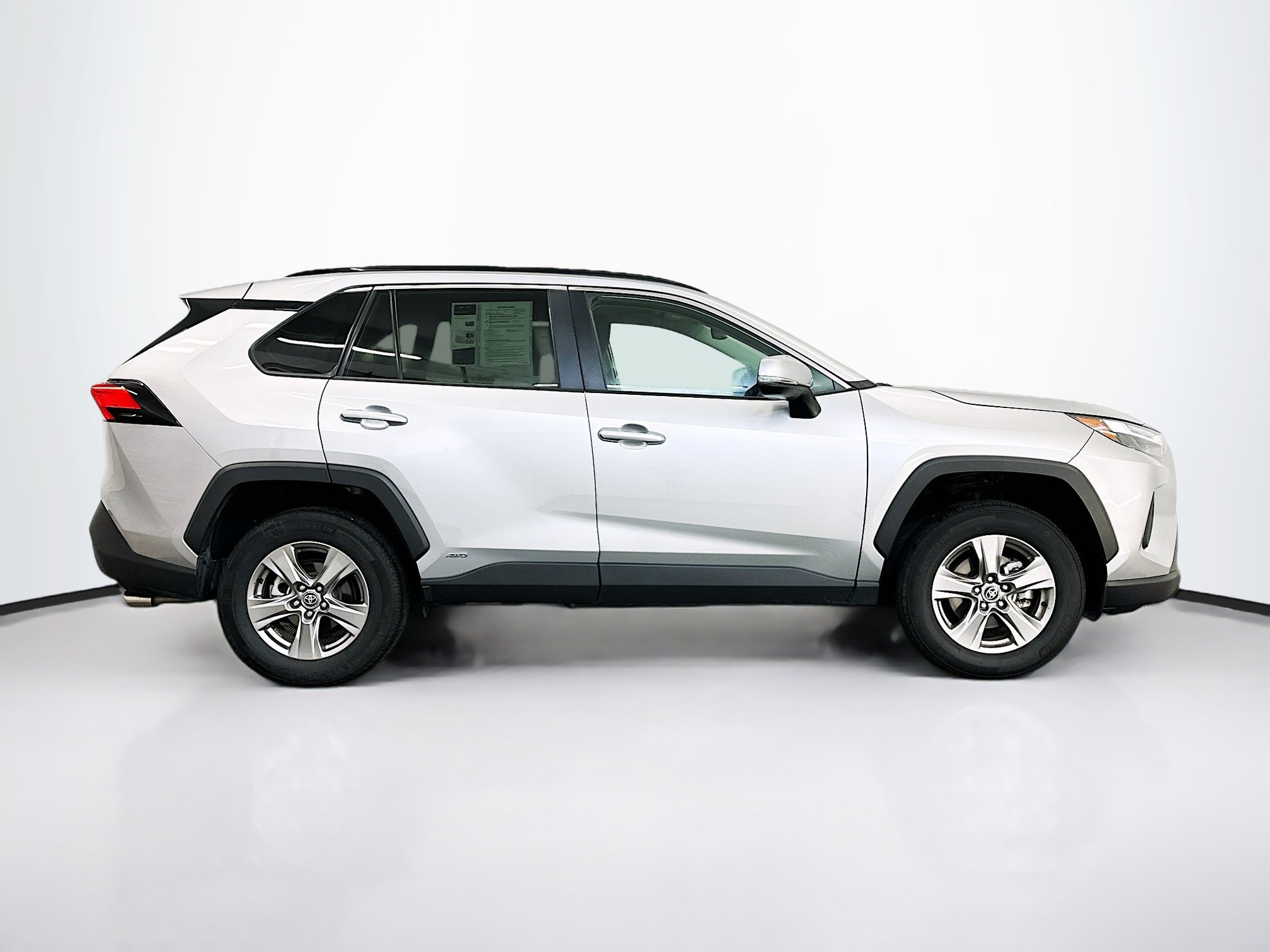 Used 2025 Toyota RAV4 XLE image 10