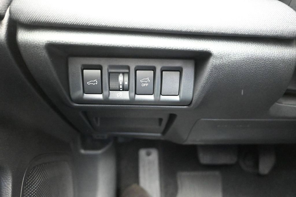 Used 2025 Subaru Outback Premium AWD/4WD image 18