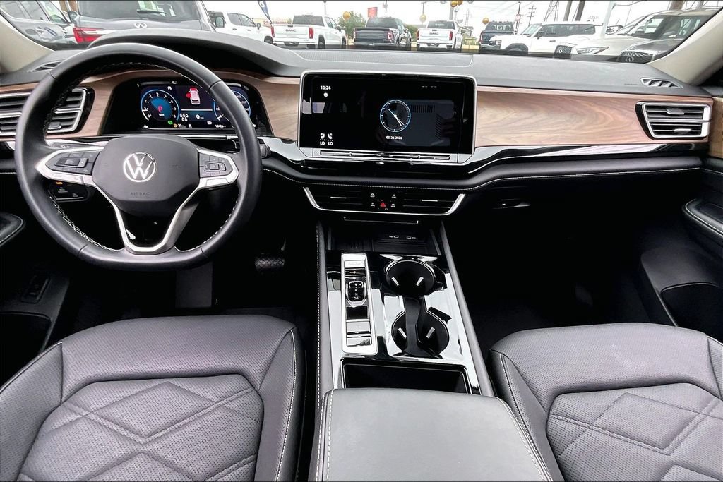 Used 2025 Volkswagen Atlas SE FWD image 20