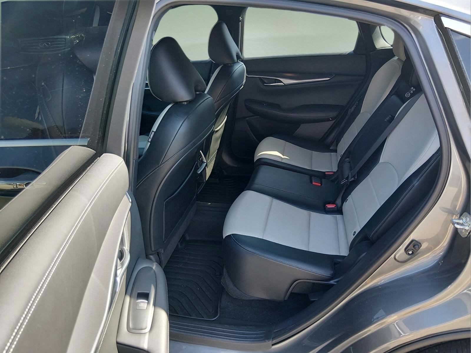 Used 2023 INFINITI QX55 Luxe w/ Cargo Package AWD/4WD image 14