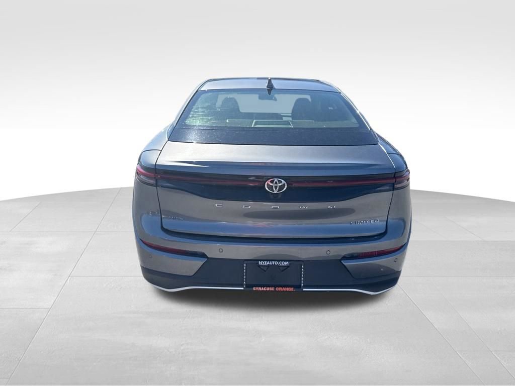 Used 2023 Toyota Crown Limited w/ Advanced Technology Package image 4