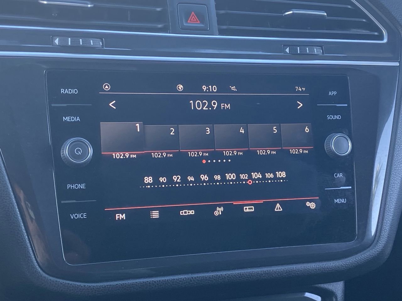 Used 2023 Volkswagen Tiguan SE R-Line image 24