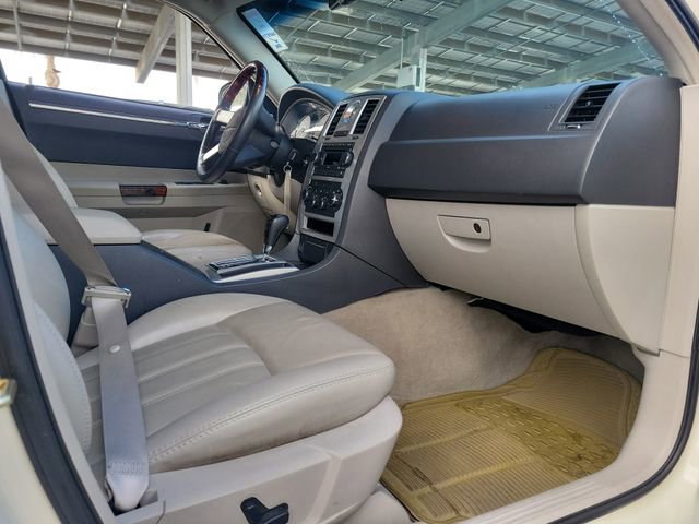 Used 2006 Chrysler 300 C image 21