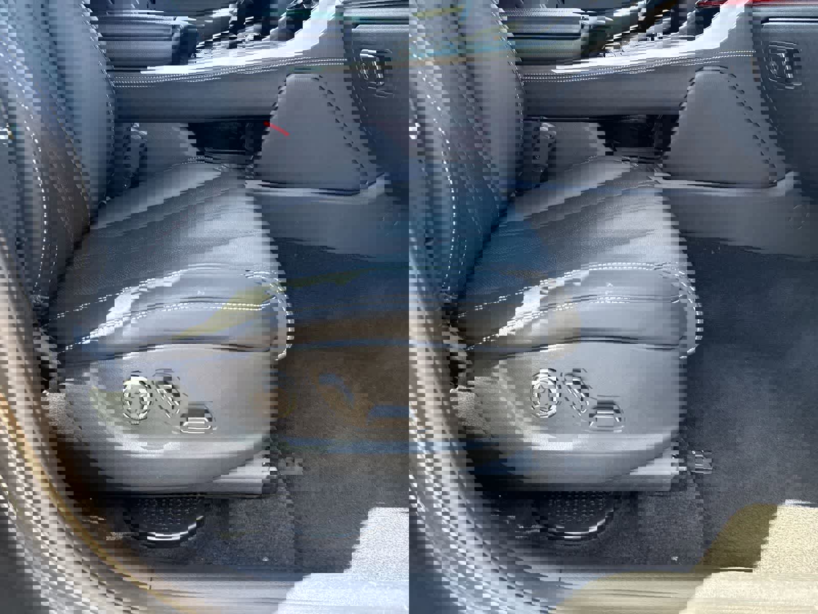 Used 2024 Genesis GV80 2.5T AWD/4WD image 13