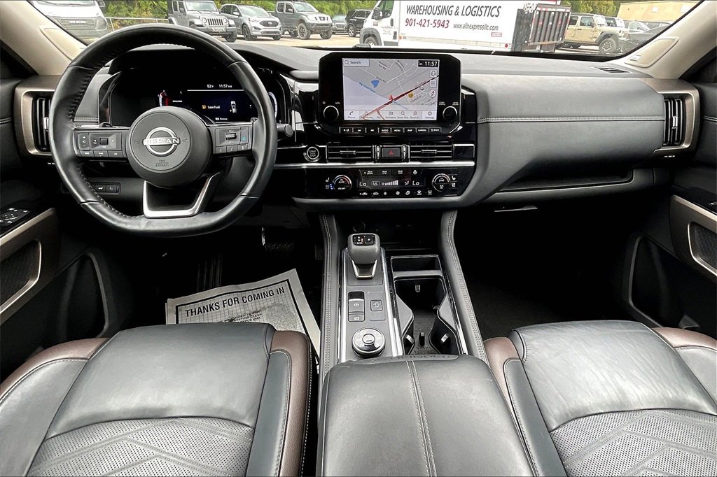 Used 2024 Nissan Pathfinder Platinum image 15