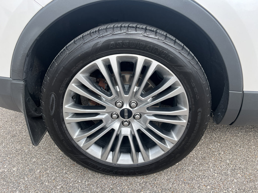 Used 2018 Lincoln MKX Reserve w/ Driver Assistance Package image 10