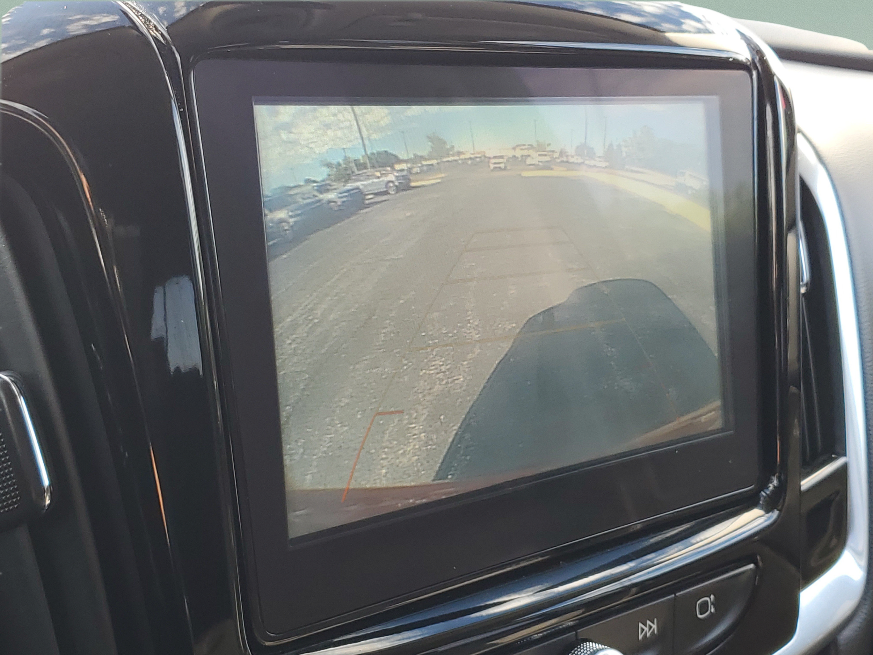 Used 2018 Chevrolet Traverse LT FWD image 26