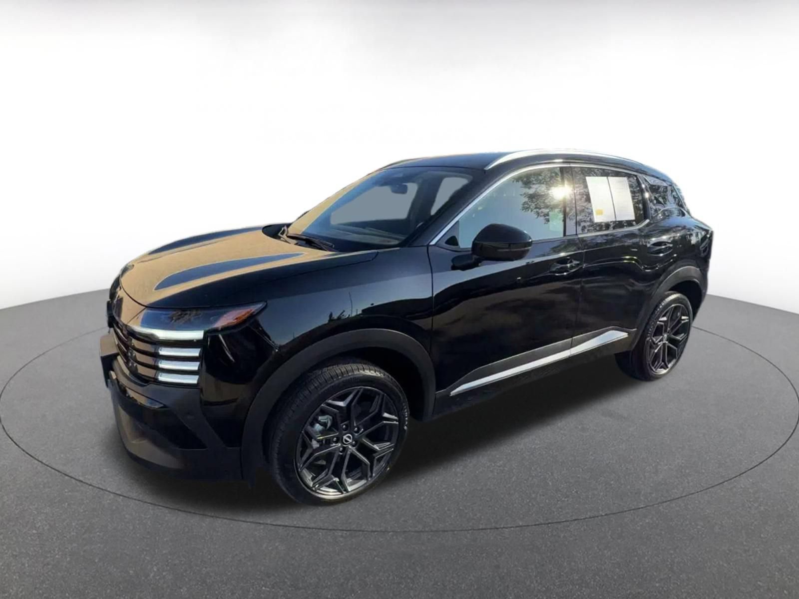 Used 2026 Nissan Kicks SR FWD image 7
