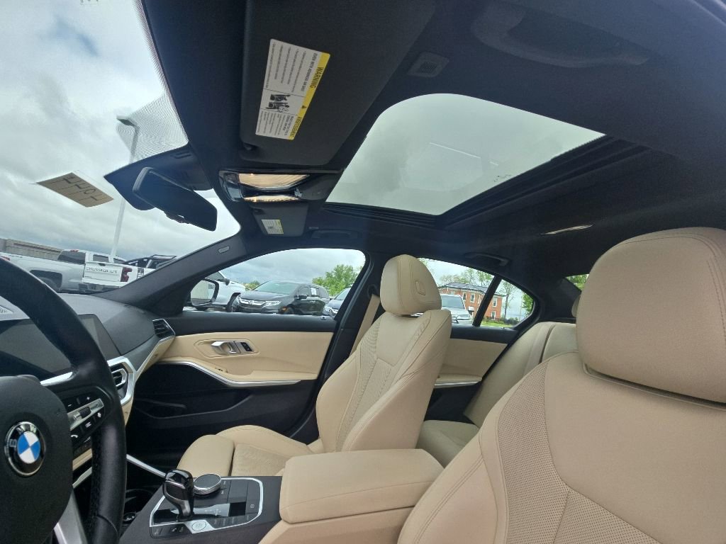 Used 2022 BMW 330i xDrive Sedan AWD/4WD image 15