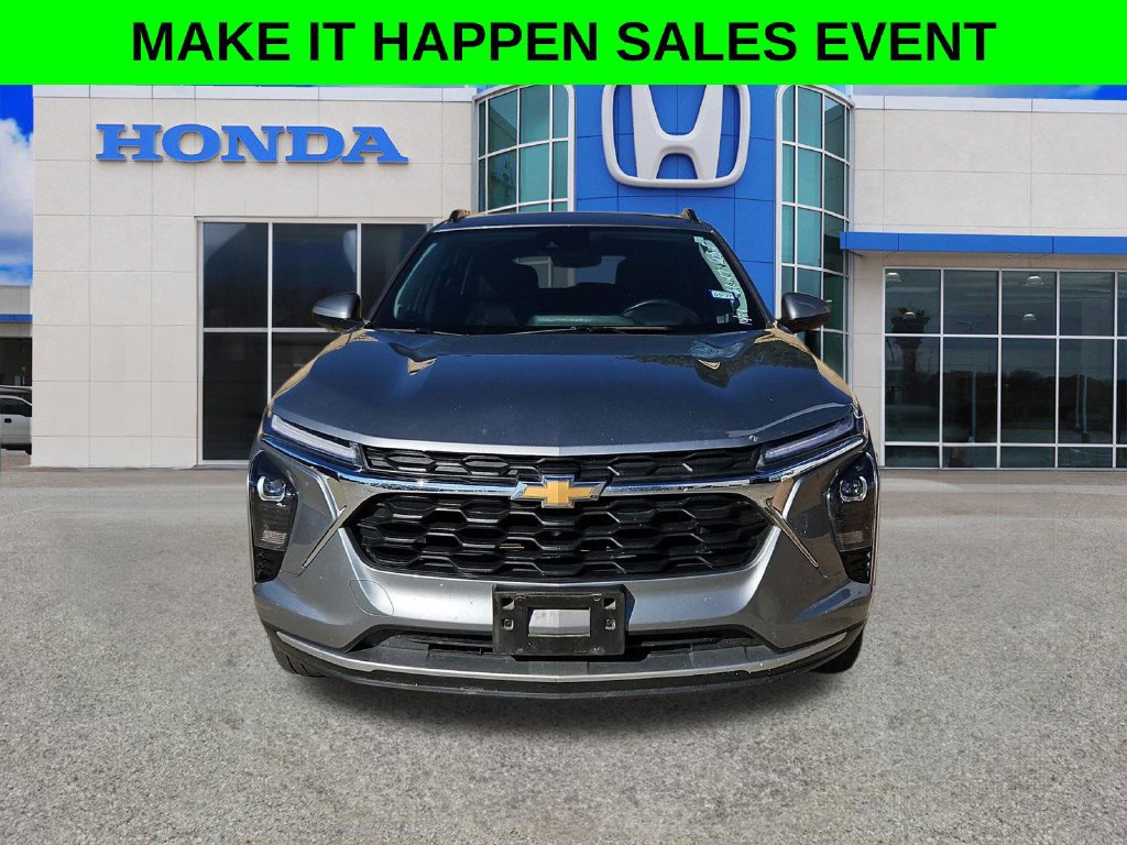Used 2024 Chevrolet Trax LT w/ Driver Confidence Package FWD image 8