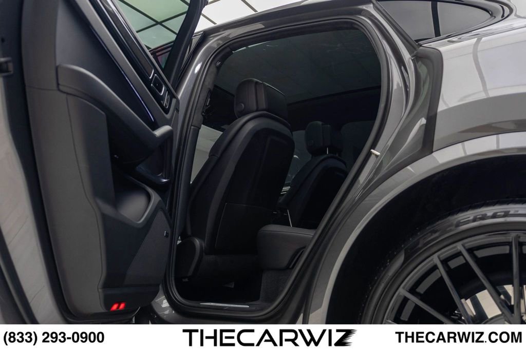 Used 2023 Porsche Cayenne Turbo AWD/4WD image 65
