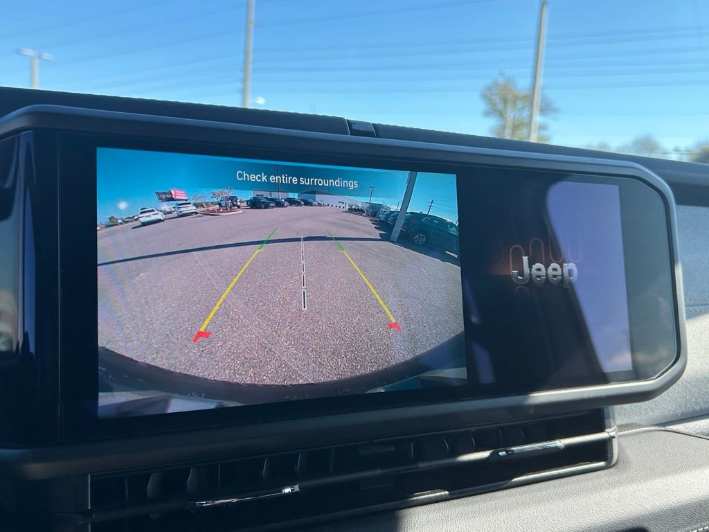 Used 2024 Jeep Wrangler Sahara image 32