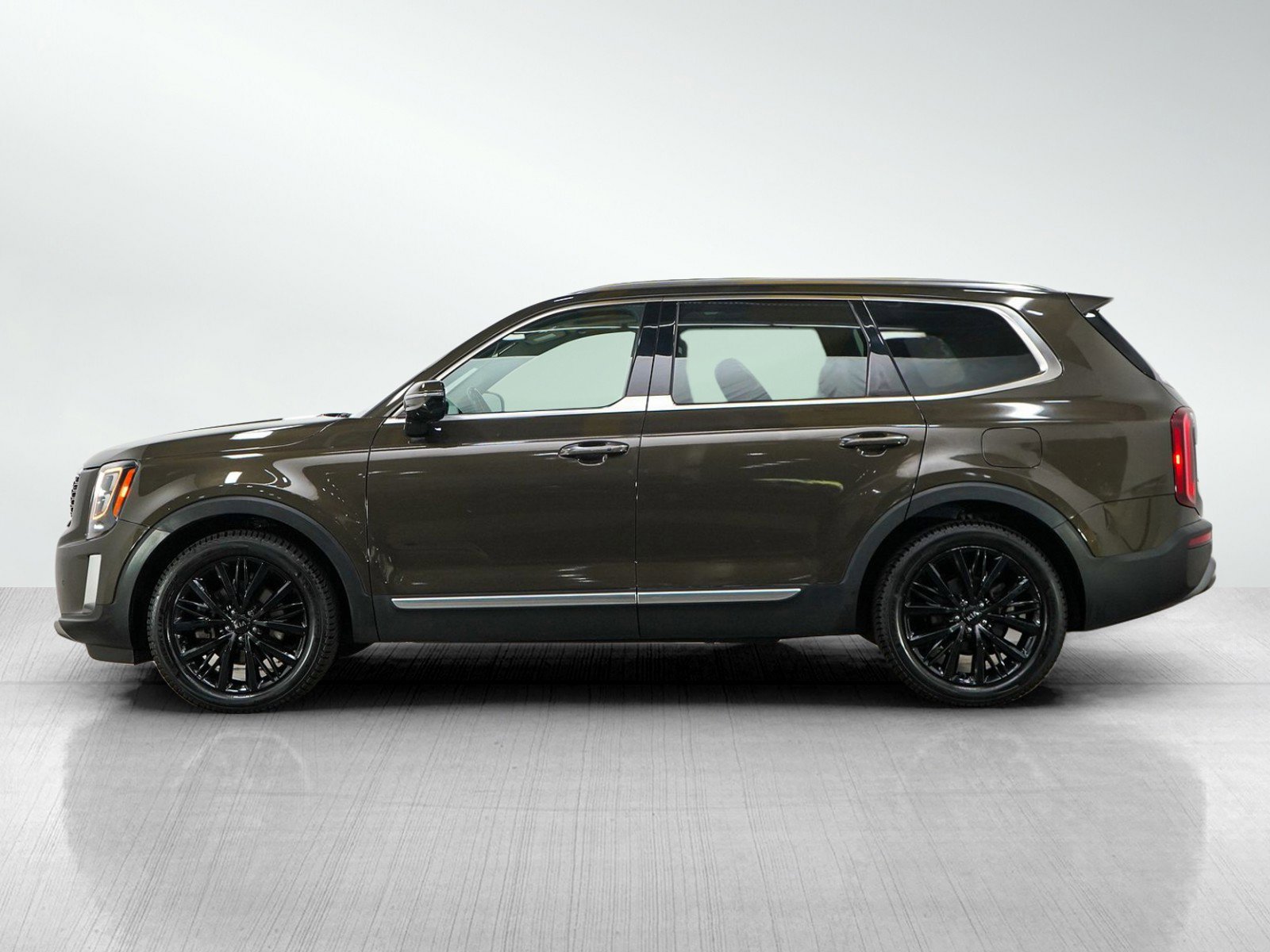 Used 2020 Kia Telluride SX w/ Towing Package AWD/4WD image 2