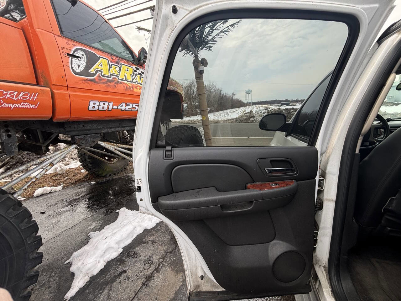 Used 2010 Chevrolet Tahoe LTZ image 21