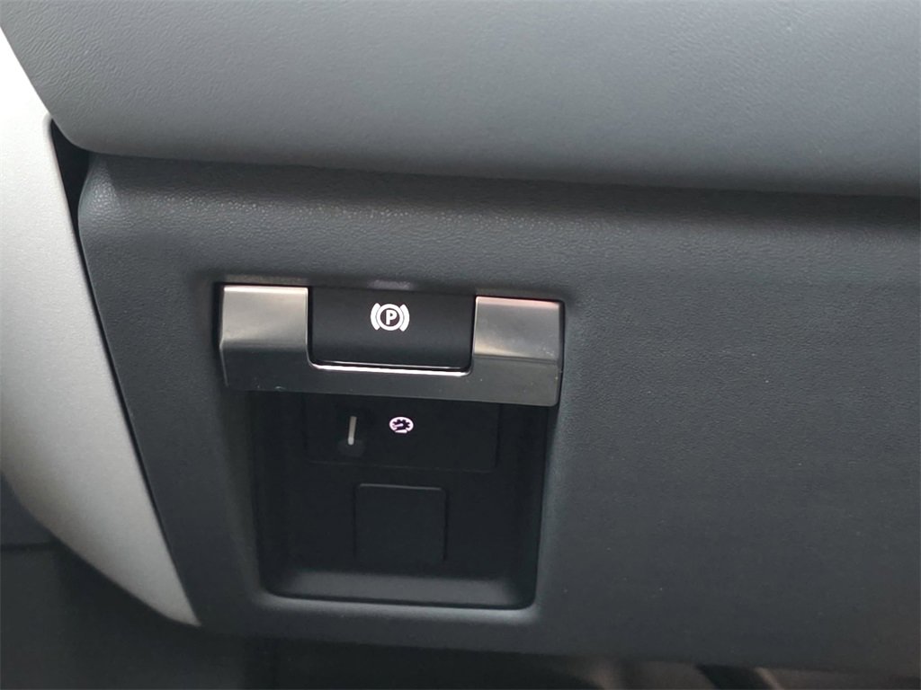 Used 2023 Land Rover Defender 130 First Edition image 28