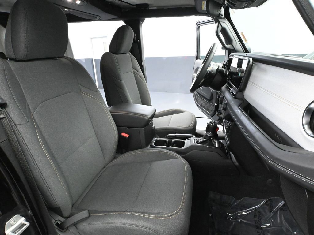 Used 2024 Jeep Wrangler Sahara image 42