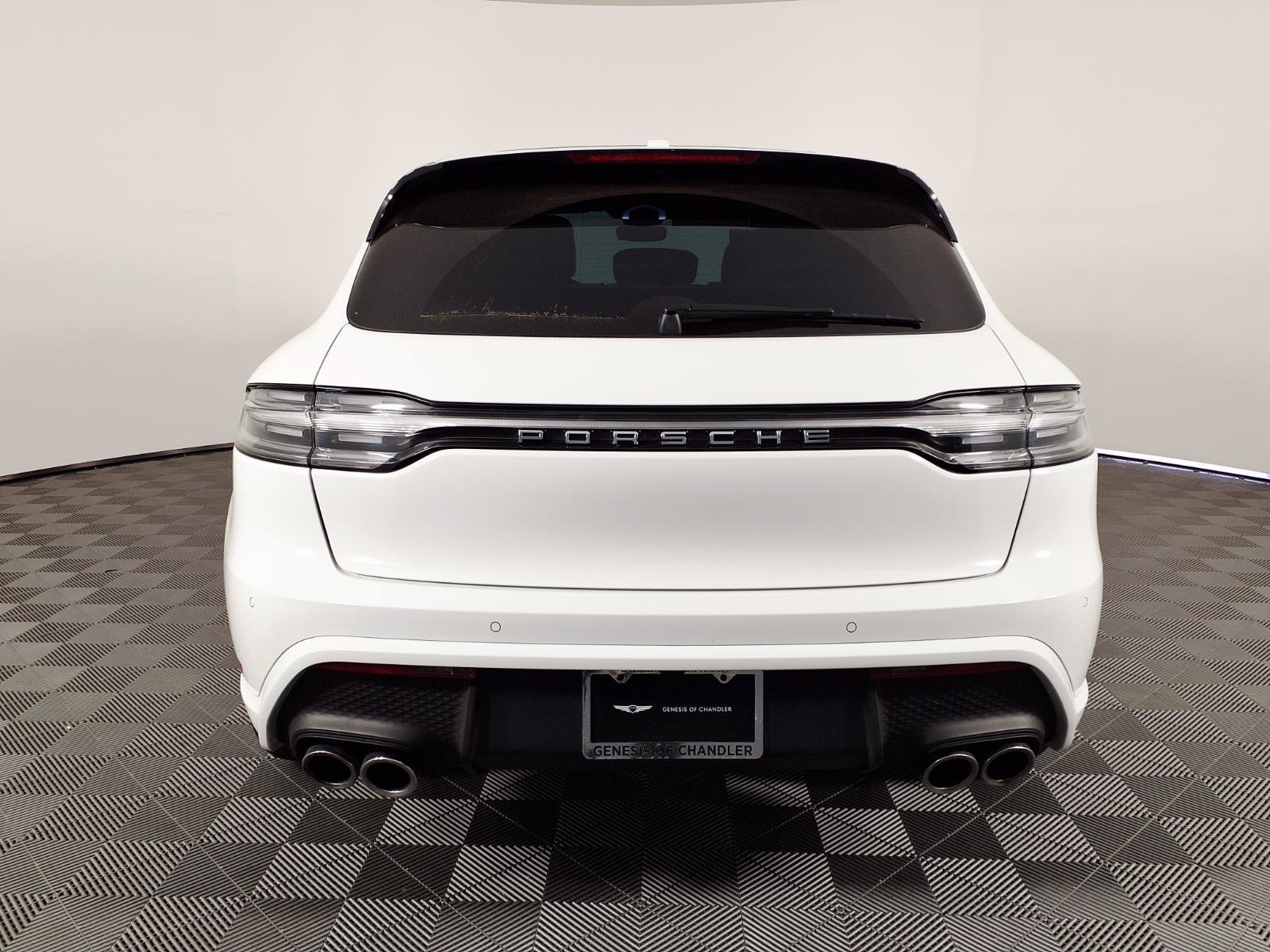 Used 2024 Porsche Macan AWD/4WD image 5