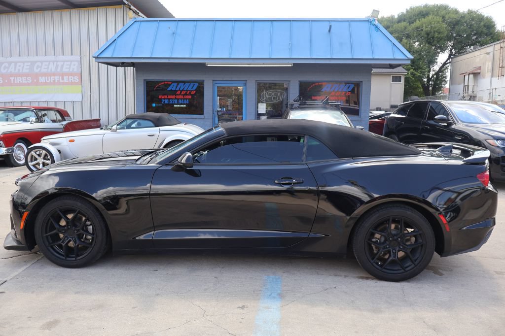 Used 2019 Chevrolet Camaro LT RWD image 4