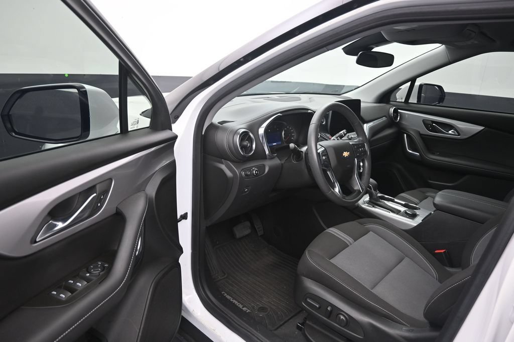 Used 2023 Chevrolet Blazer LT FWD image 9