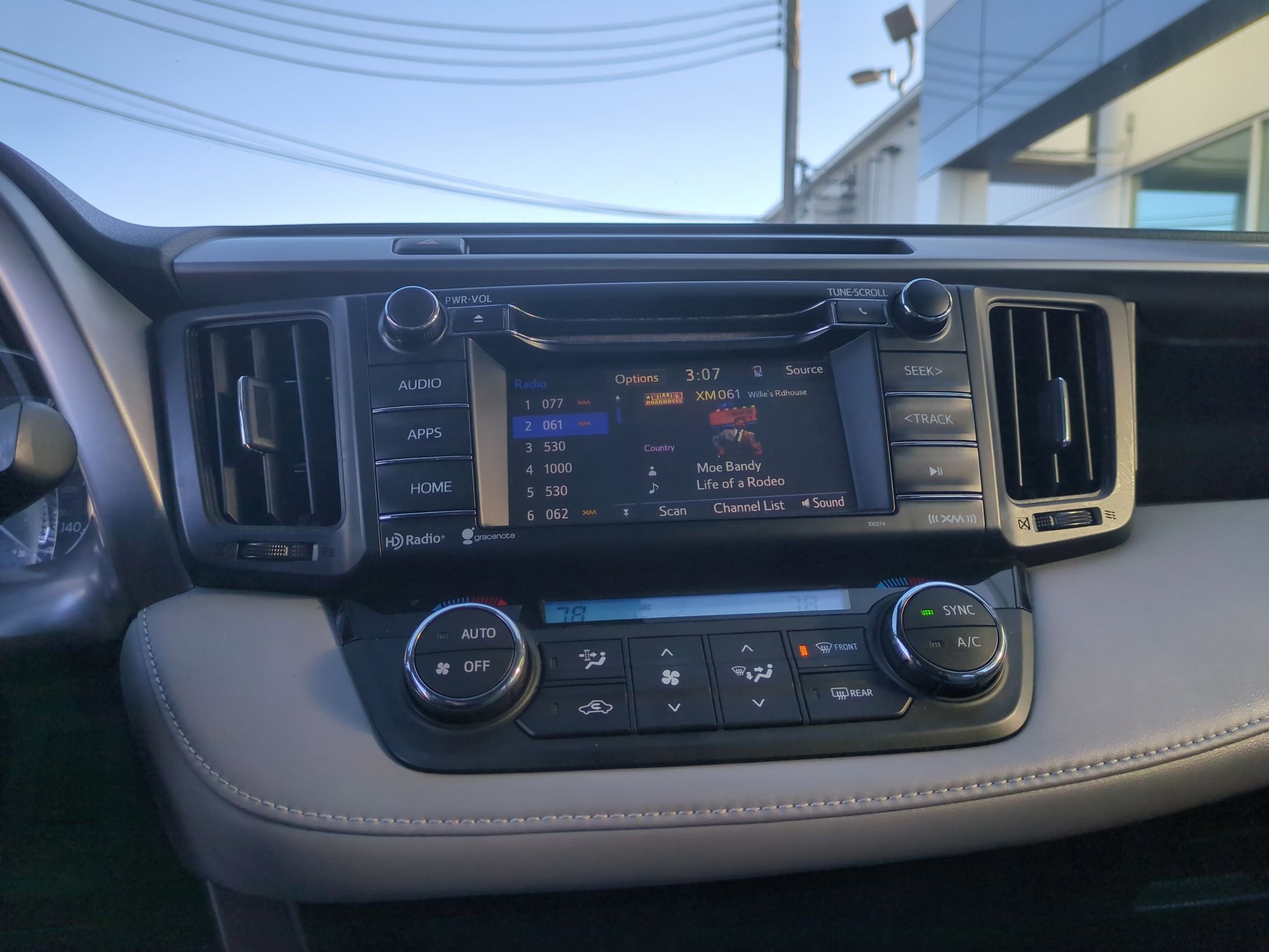 Used 2017 Toyota RAV4 XLE image 10