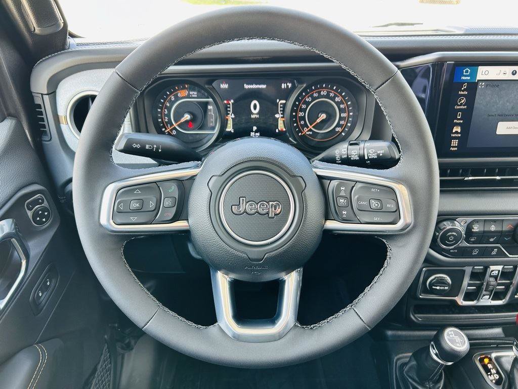New 2025 Jeep Wrangler Unlimited Sahara AWD/4WD image 13