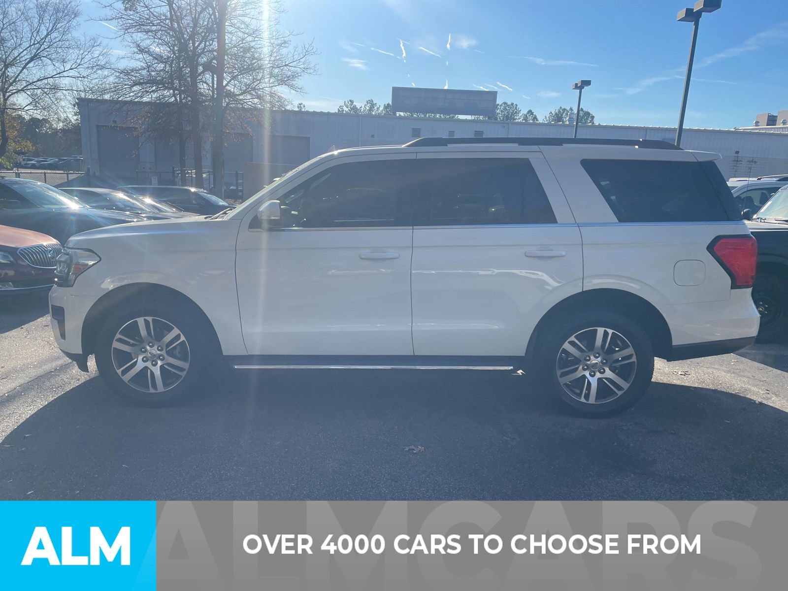 Used 2023 Ford Expedition XLT image 3