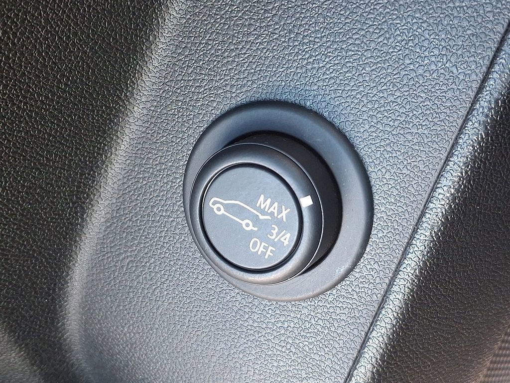 Used 2023 Chevrolet Equinox LT image 27