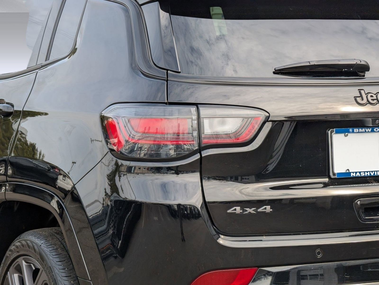 Used 2024 Jeep Compass Limited w/ High Altitude Package image 13