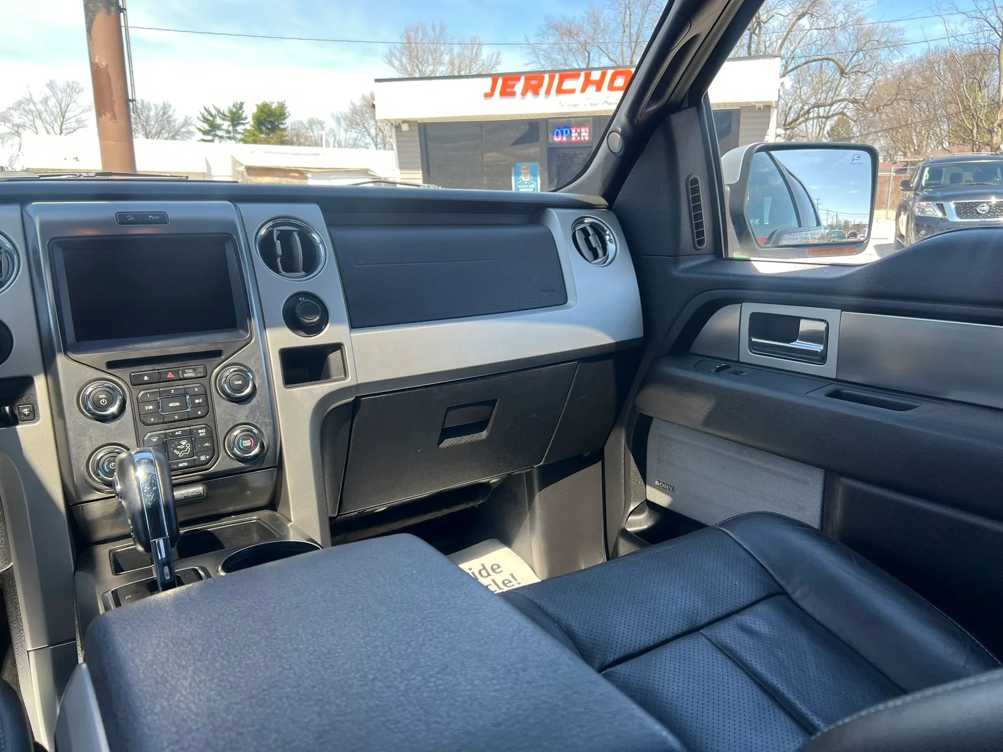 Used 2014 Ford F150 FX4 w/ Equipment Group 402A Luxury image 15