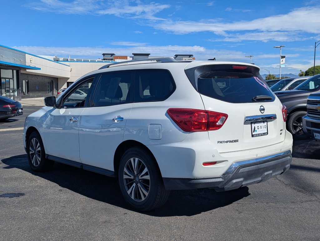Used 2017 Nissan Pathfinder SV AWD/4WD image 7