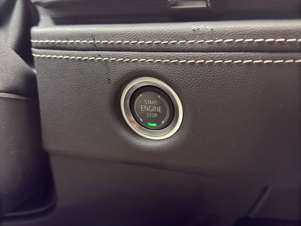 Used 2025 Cadillac Escalade Premium Luxury image 23