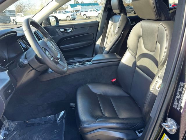 Used 2023 Volvo XC60 B5 Core image 23