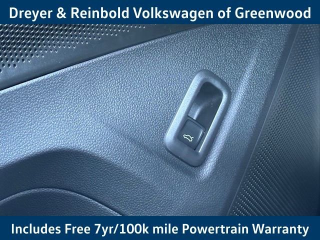 New 2025 Volkswagen Tiguan SE R-Line image 28