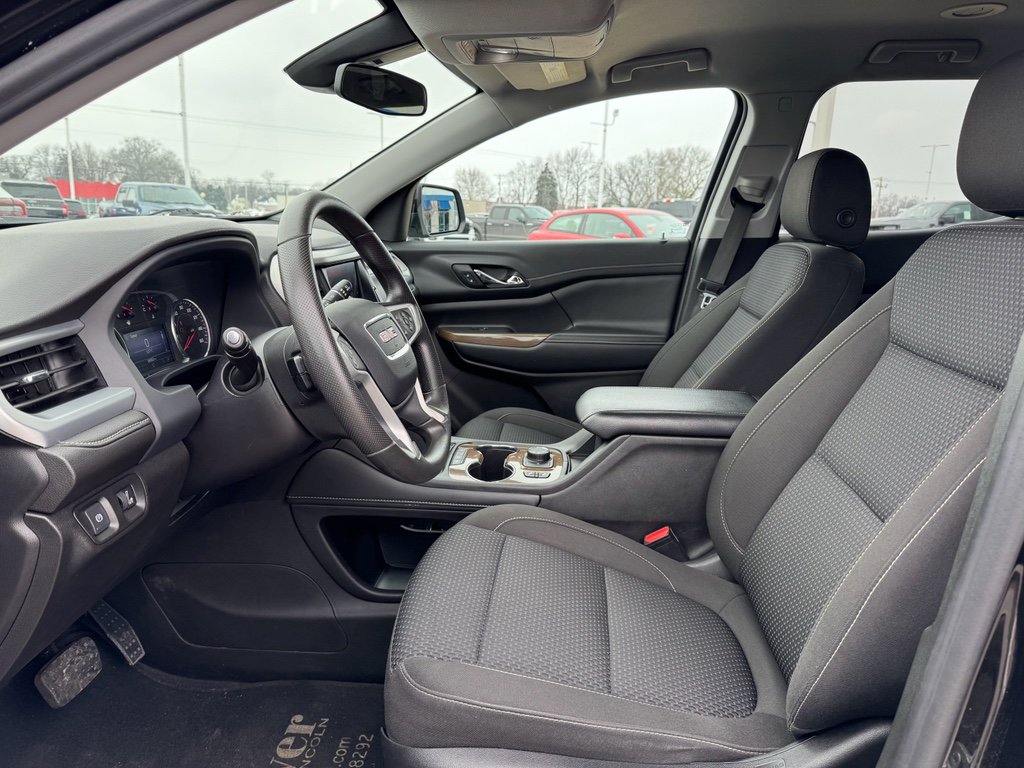 Used 2023 GMC Acadia SLE w/ Driver Convenience Package FWD image 29