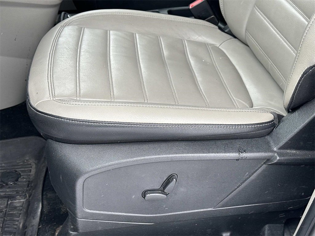 Used 2019 Ford Transit Connect Titanium w/ Trailer Tow Package image 17