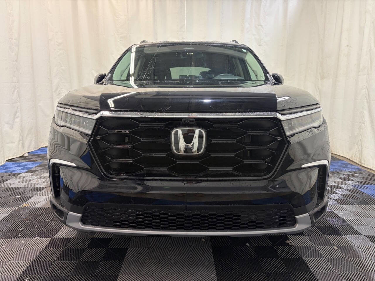 Used 2025 Honda Pilot Elite image 4