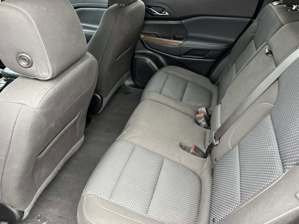 Used 2020 GMC Acadia SLE w/ Driver Convenience Package image 16