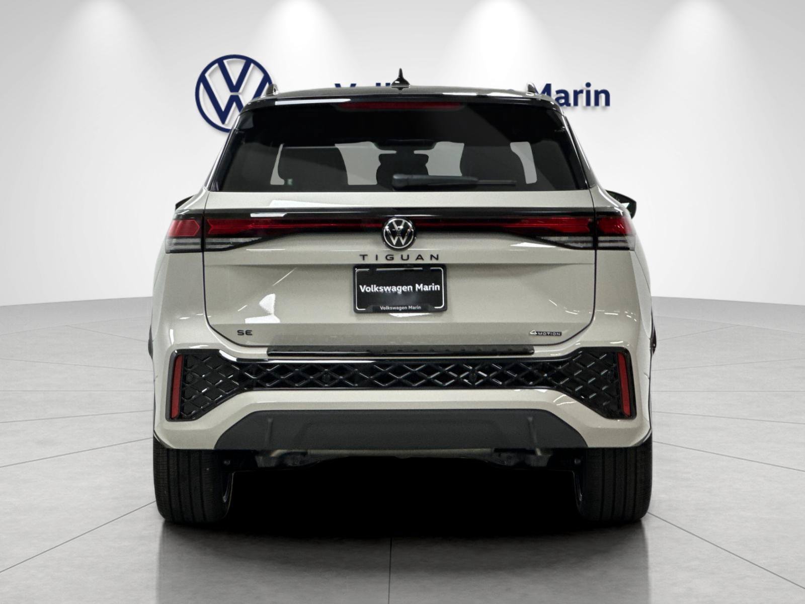 New 2026 Volkswagen Tiguan SE R-Line AWD/4WD image 4