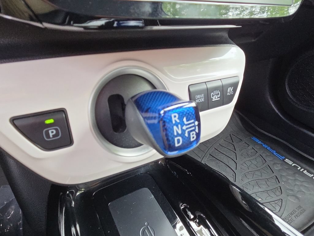 Used 2018 Toyota Prius Prime Advanced FWD image 19