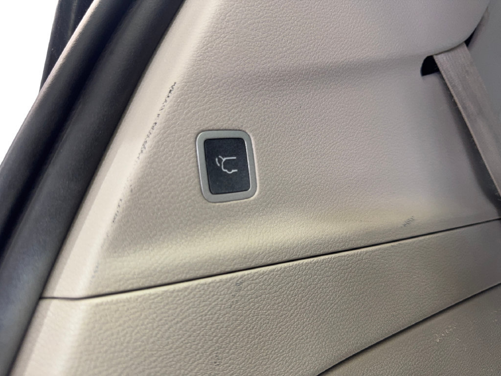 Used 2022 Chrysler Pacifica Limited FWD image 89