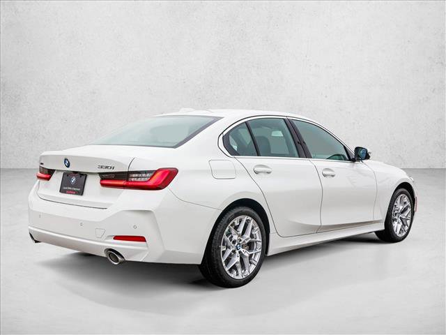 Certified 2025 BMW 330i xDrive Sedan w/ Convenience Package image 5