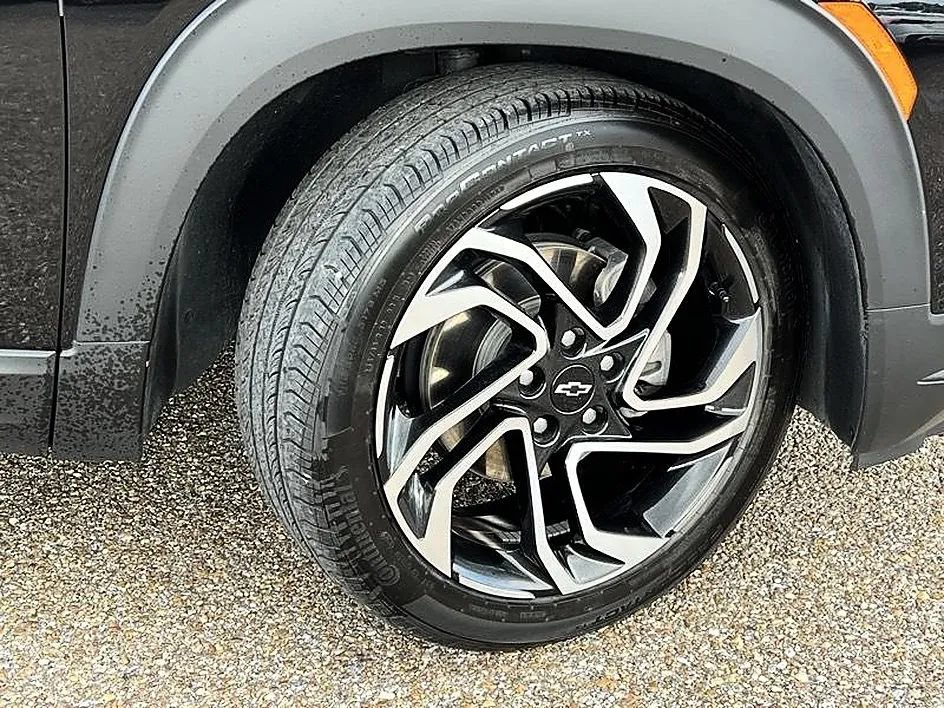 Used 2025 Chevrolet TrailBlazer RS w/ Convenience Package FWD image 43