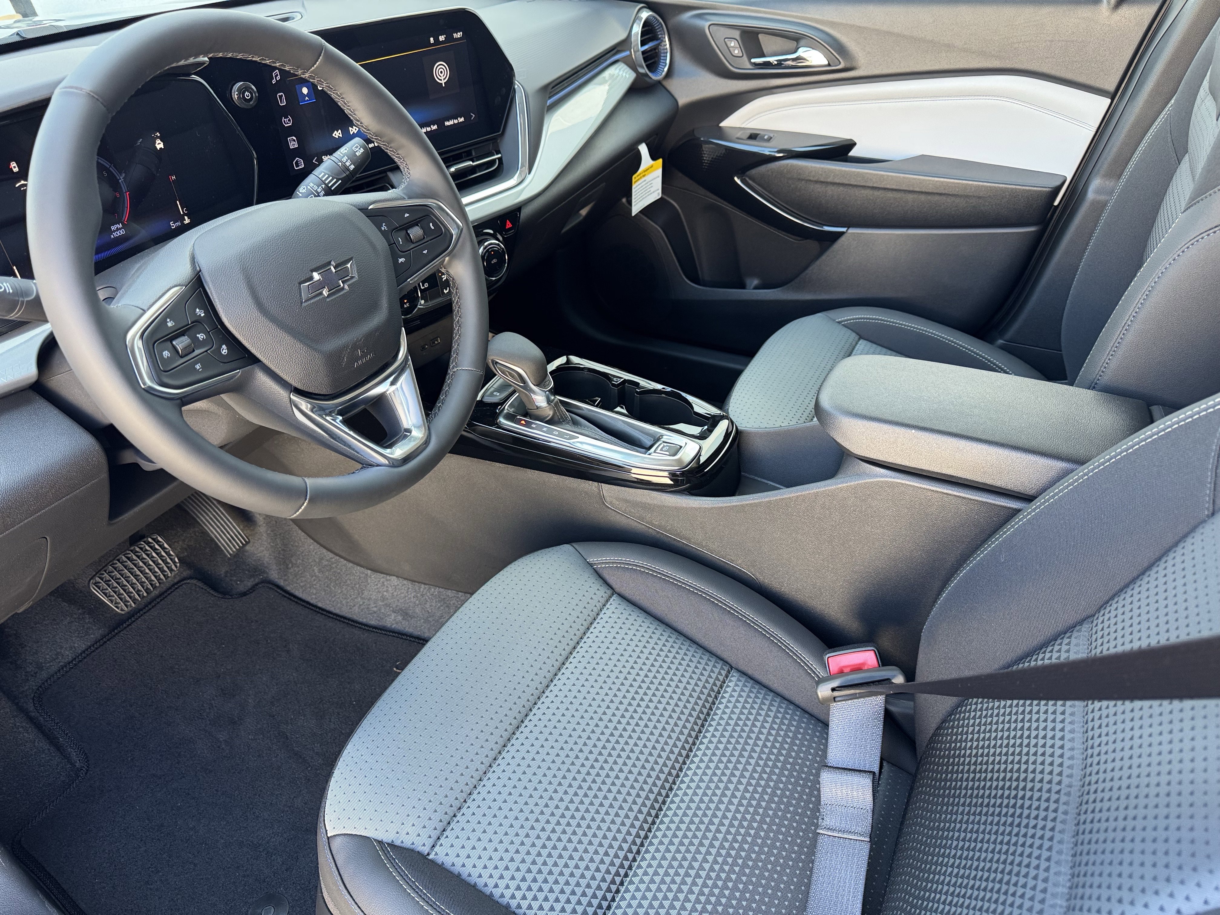 New 2026 Chevrolet Trax LT w/ Driver Confidence Package image 10