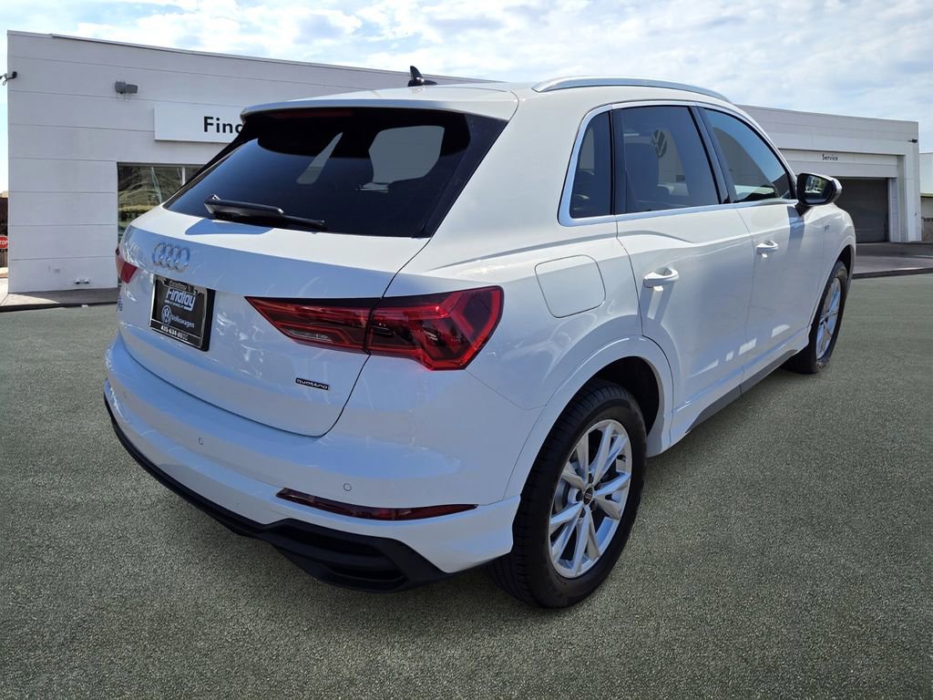 Used 2023 Audi Q3 2.0T Premium Plus w/ Premium Plus Package image 3