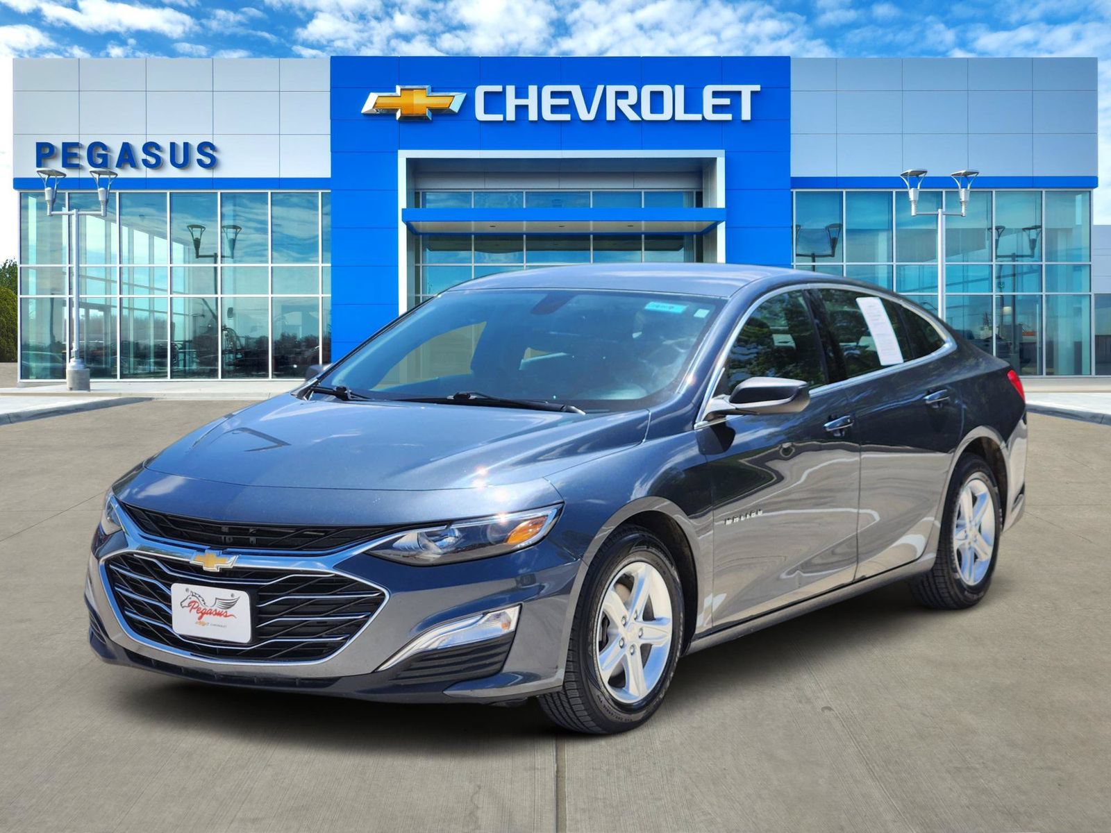 Used 2019 Chevrolet Malibu LS FWD image 2