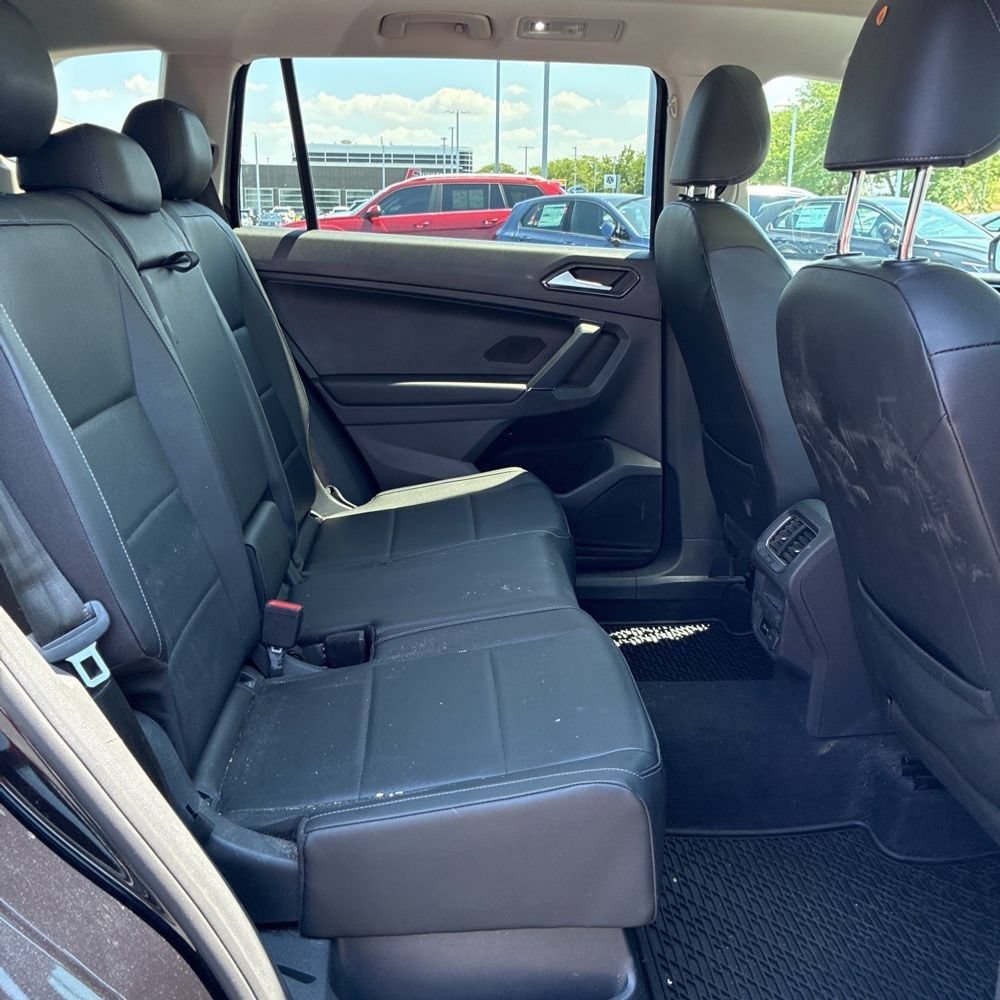 Used 2018 Volkswagen Tiguan SEL AWD/4WD image 13