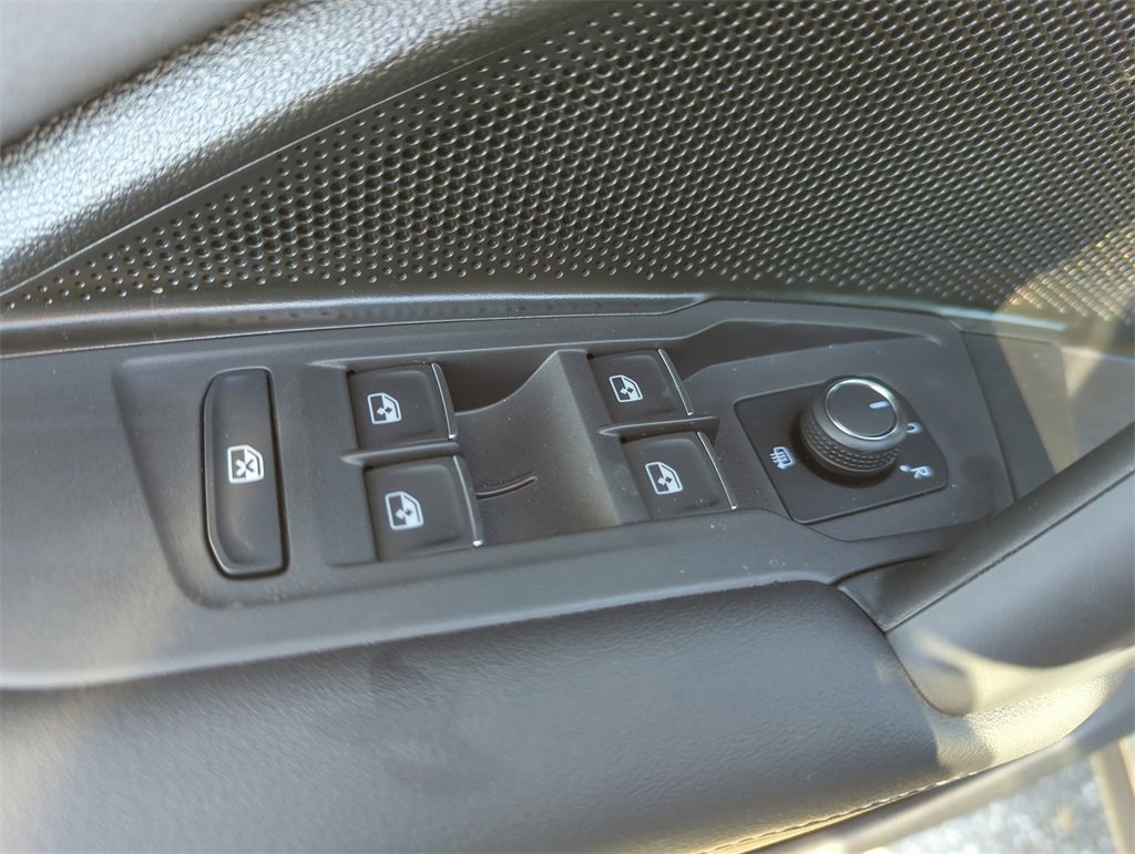 New 2026 Volkswagen Tiguan SE R-Line image 31