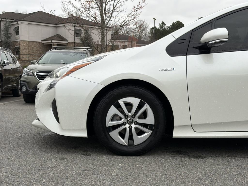 Used 2016 Toyota Prius Four image 9