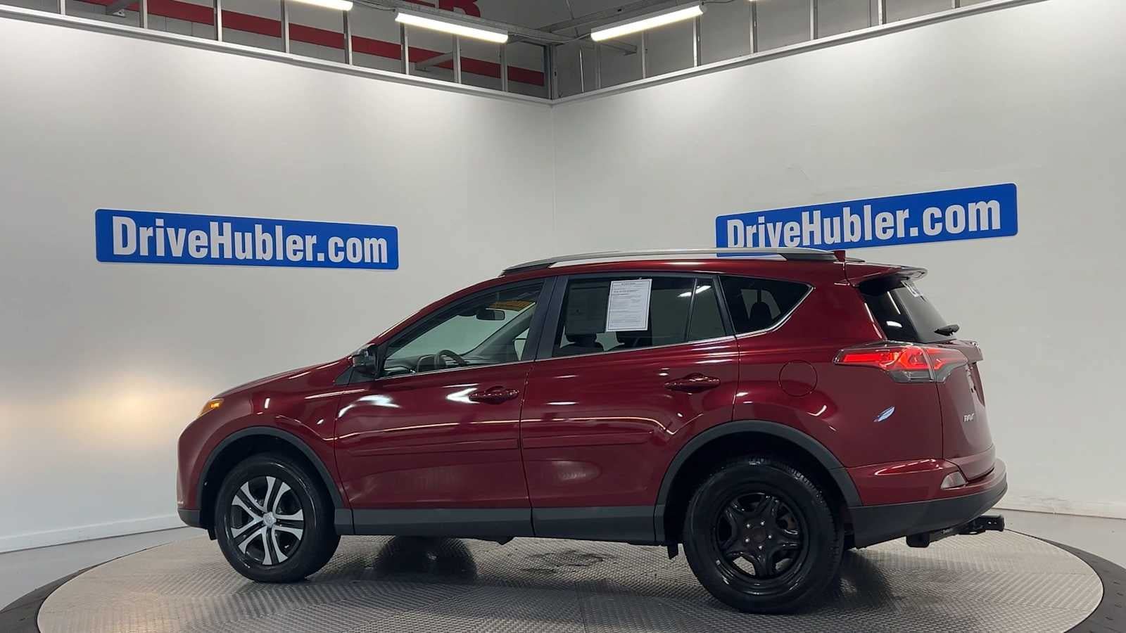 Used 2018 Toyota RAV4 LE w/ All Weather Liner Package FWD image 9